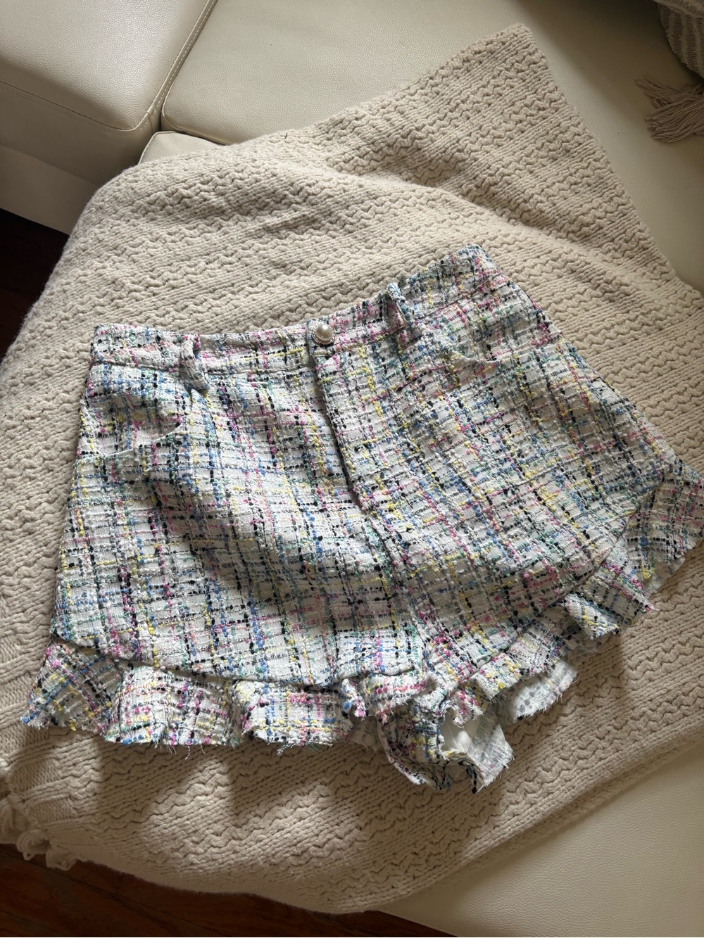Majorelle Revolve Tweed Ruffle Hem Shorts in Pastel Multi
Excellent condition